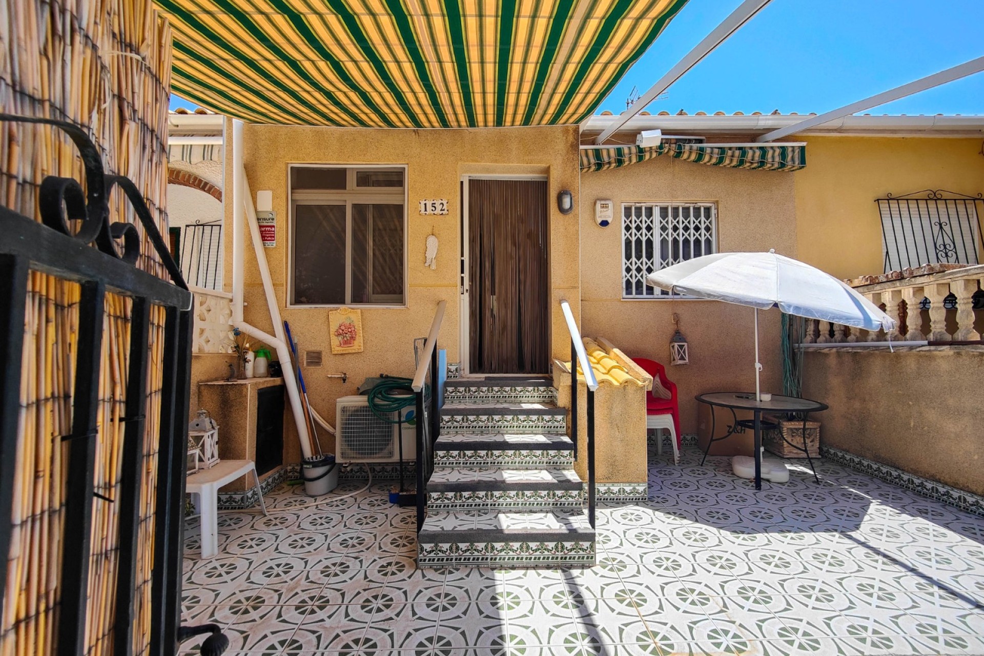 Alquiler a largo plazo - Adosado -
Torrevieja - Nueva Torrevieja