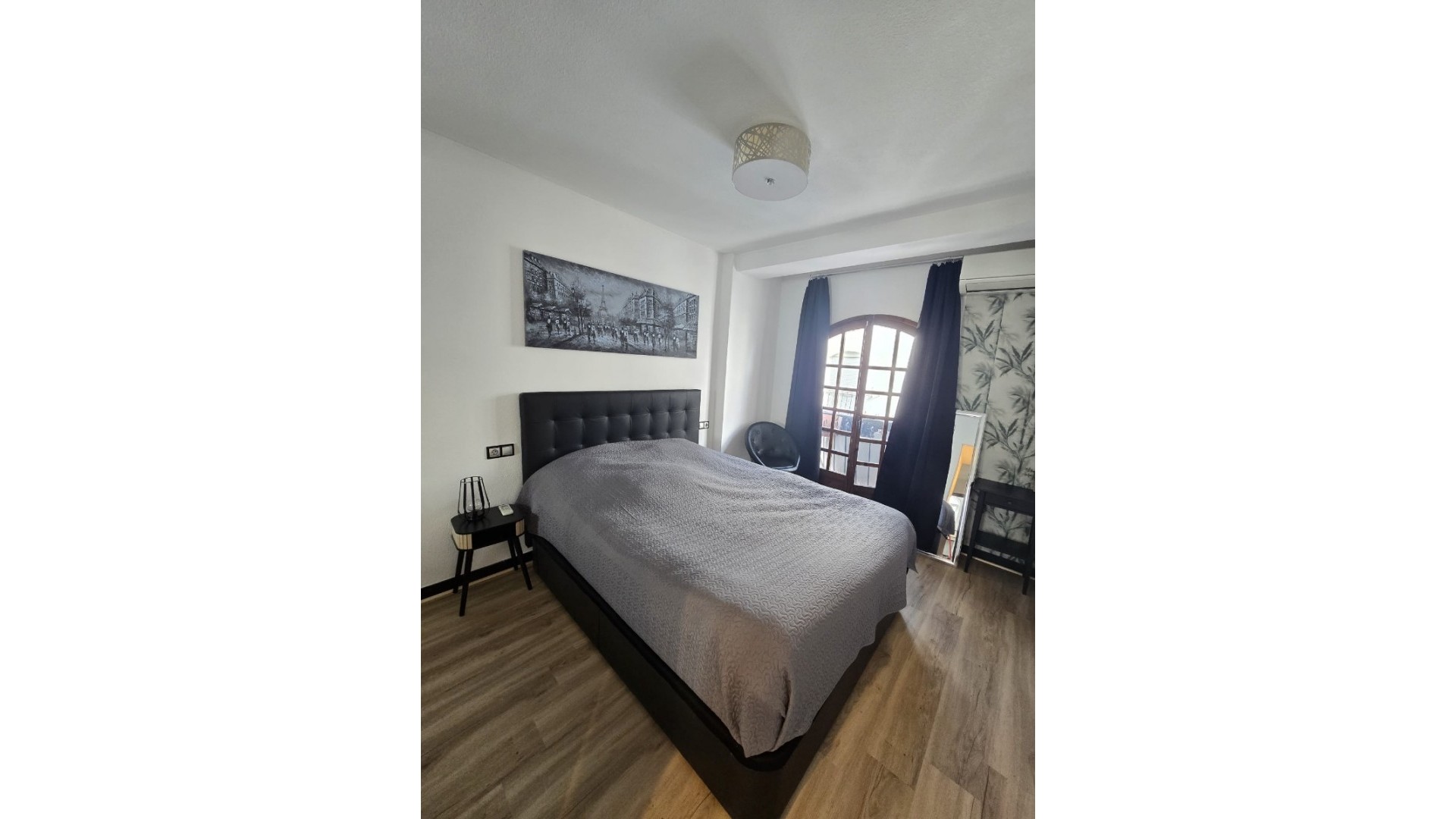 Alquiler a largo plazo - Apartamento piso -
Torrevieja - Playa de los Naufragos