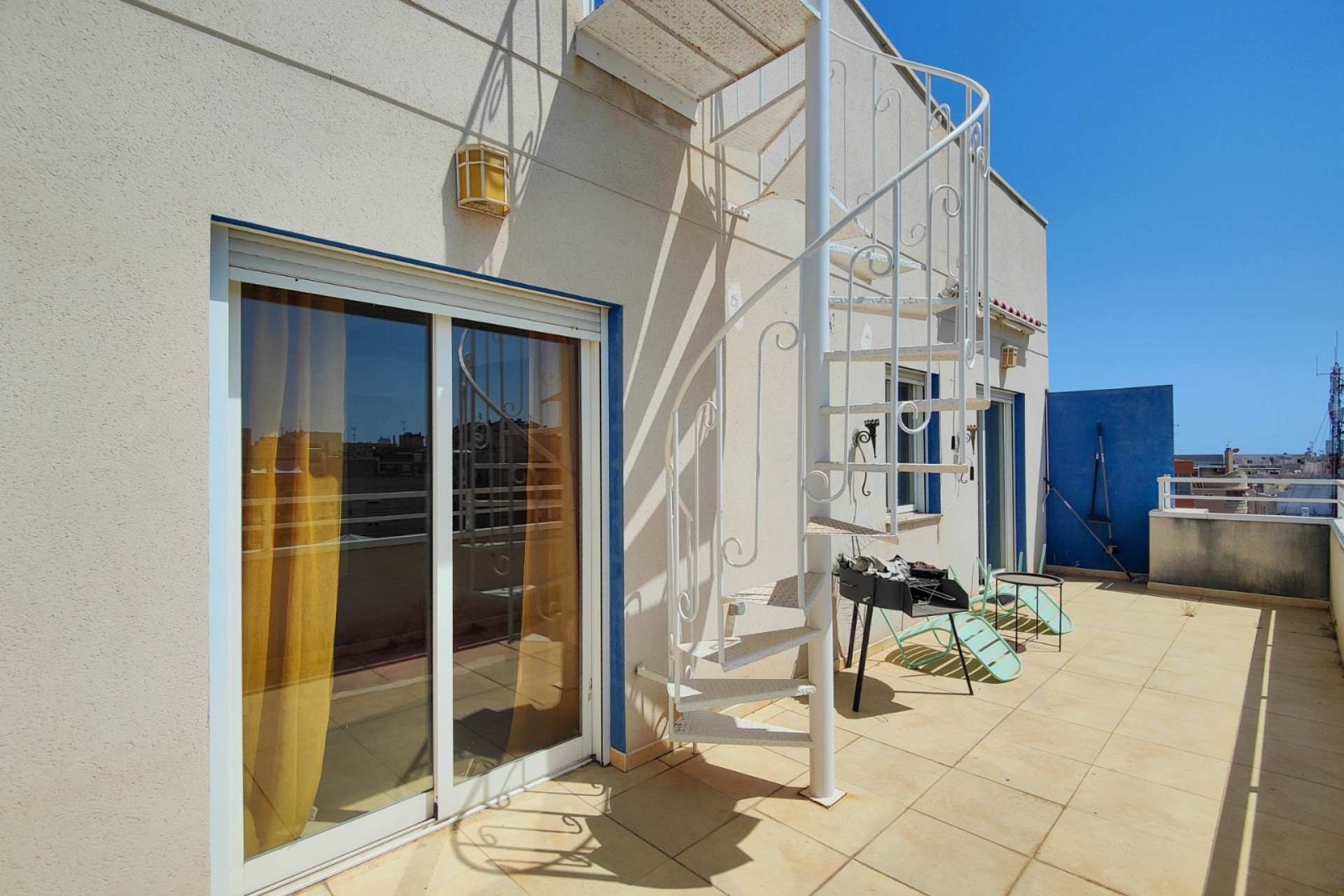 Alquiler a largo plazo - Apartamento / Piso -
Torrevieja