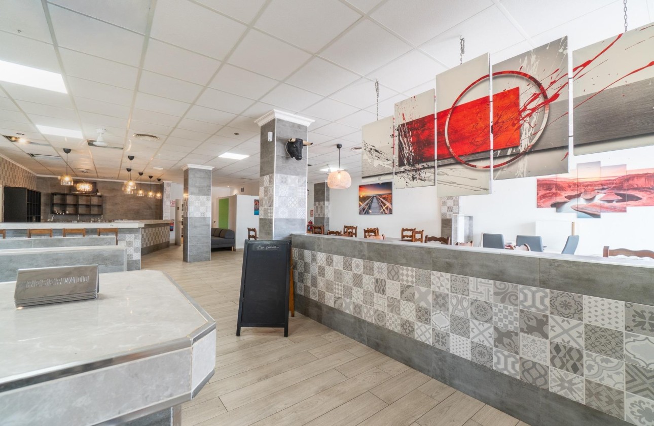 Alquiler a largo plazo - Comercial -
San Fulgencio - La marina