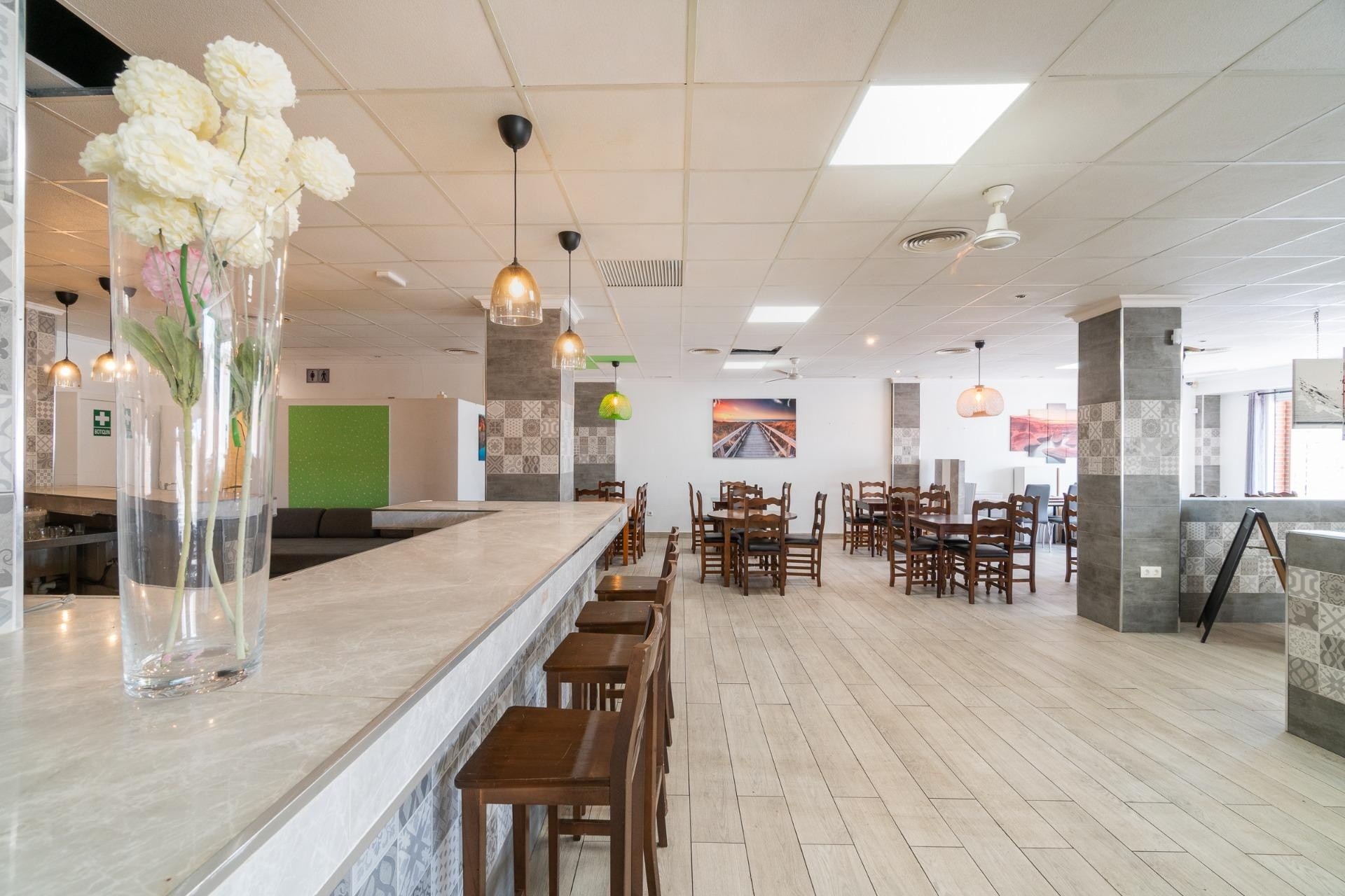 Alquiler a largo plazo - Comercial -
San Fulgencio - La marina