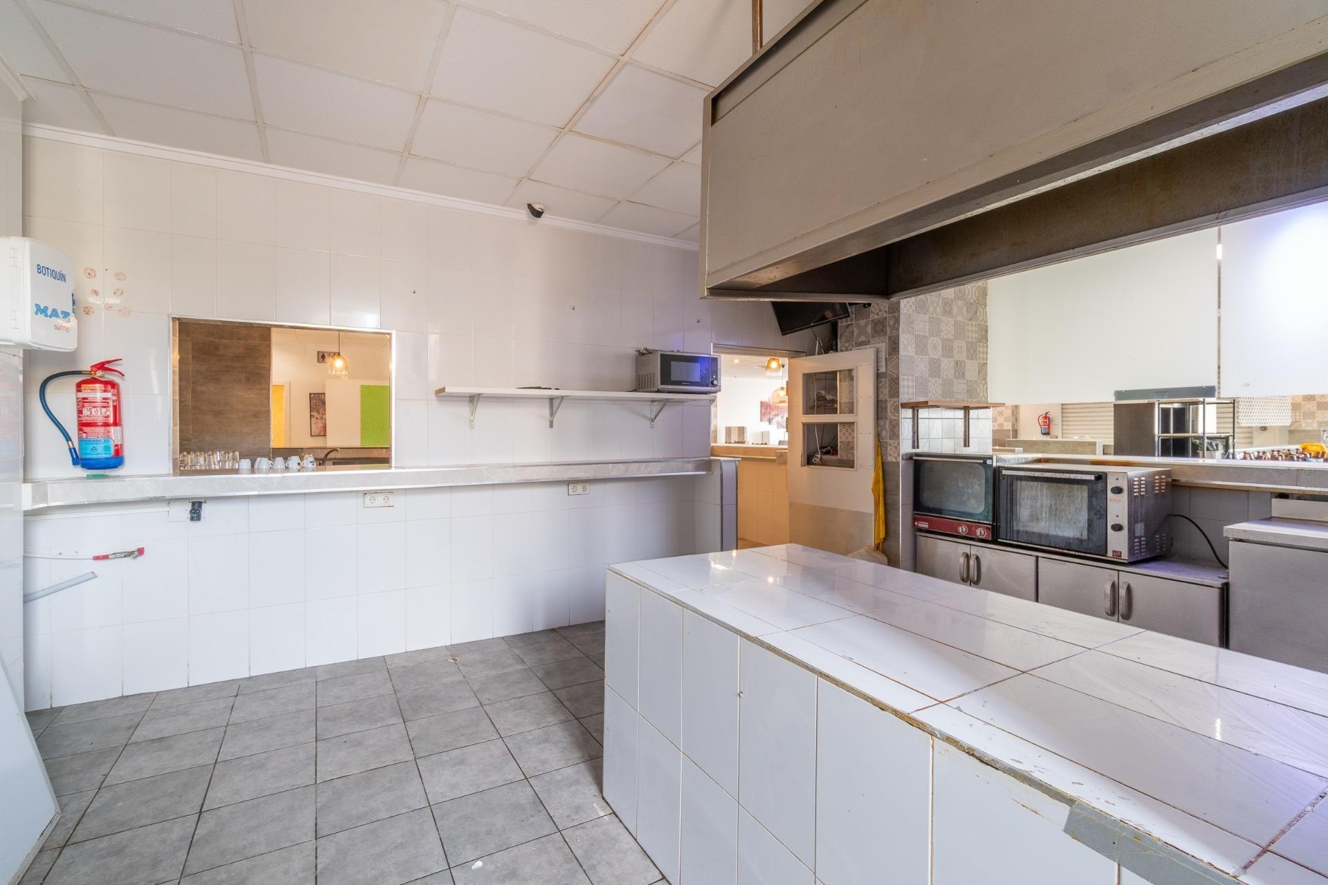 Alquiler a largo plazo - Comercial -
San Fulgencio - La marina