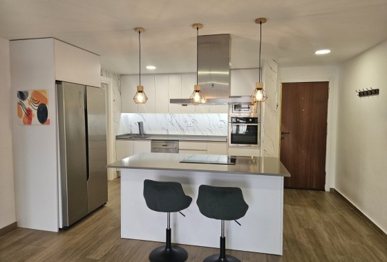 Apartament / Mieszkanie - Sprzedaż - Guardamar del Segura - Guardamar del Segura