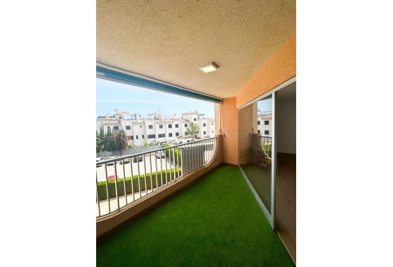 Apartament / Mieszkanie - Sprzedaż - Orihuela Costa -
                La Regia