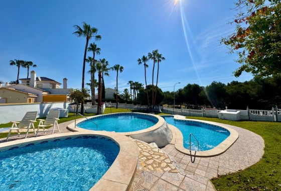 Apartament / Mieszkanie - Sprzedaż - Orihuela Costa -
                Villamartín-Las Filipinas