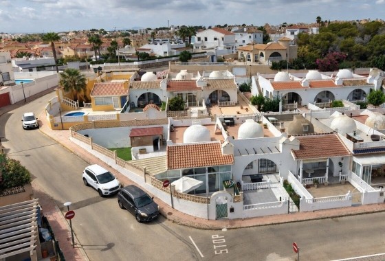 Apartament / Mieszkanie - Sprzedaż - Orihuela Costa - Villamartin