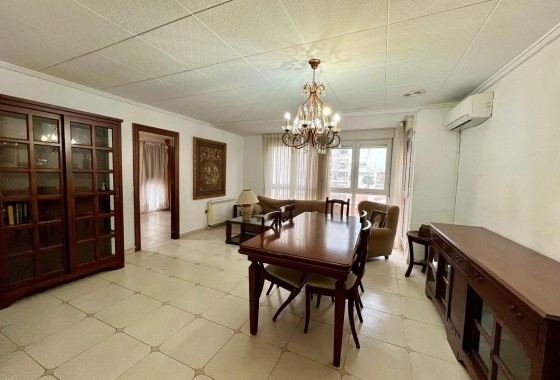 Apartament / Mieszkanie - Sprzedaż - Torrevieja - Center