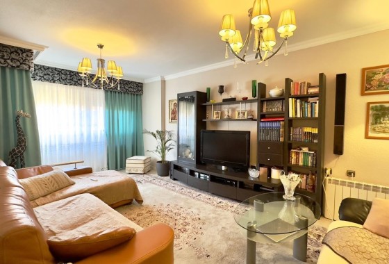 Apartament / Mieszkanie - Sprzedaż - Torrevieja - Center