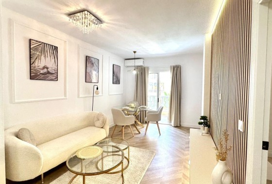 Apartament / Mieszkanie - Sprzedaż - Torrevieja - Center