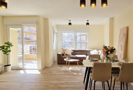 Apartament / Mieszkanie - Sprzedaż - Torrevieja - Center