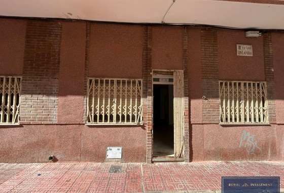 Apartament / Mieszkanie - Sprzedaż - Torrevieja -
                Center
