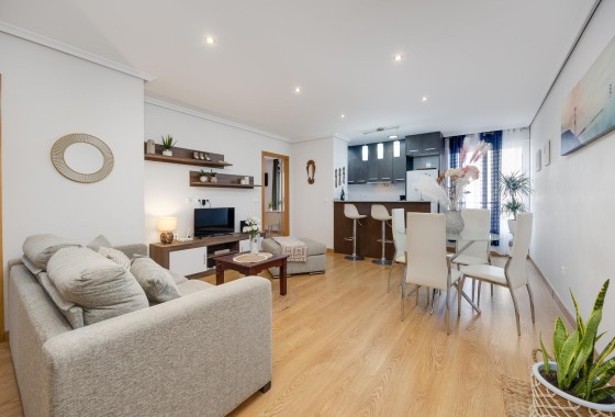Apartament / Mieszkanie - Sprzedaż - Torrevieja - Center