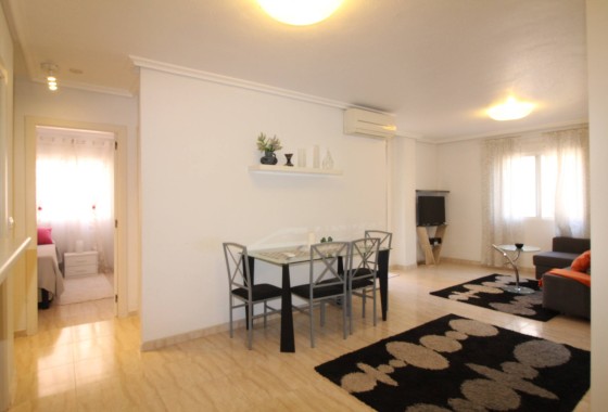 Apartament / Mieszkanie - Sprzedaż - Torrevieja - Center