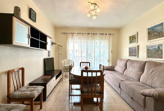 Apartament / Mieszkanie - Sprzedaż - Torrevieja - Estacion de autobuses