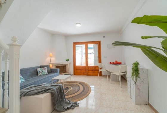 Apartament / Mieszkanie - Sprzedaż - Torrevieja -
                La Siesta - El Salado - Torreta