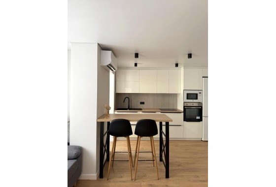 Apartament / Mieszkanie - Sprzedaż - Torrevieja - Paseo maritimo