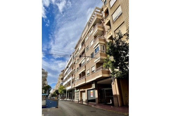 Apartament / Mieszkanie - Sprzedaż - Torrevieja - Playa de cura