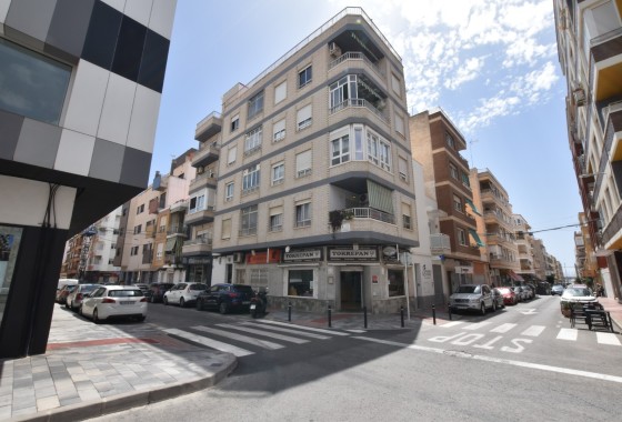 Apartament / Mieszkanie - Sprzedaż - Torrevieja - Torrevieja