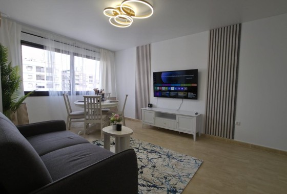 Apartament / Mieszkanie - Sprzedaż - Torrevieja -
                Torrevieja
