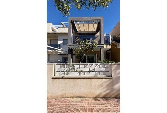 Apartamento / Piso - Venta - Guardamar del Segura -
                Guardamar del Segura