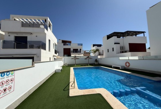 Apartamento / Piso - Venta - Torre de la Horadada -
                Torre de la Horadada