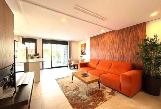 Apartamento / Piso - Venta - Torrevieja - Las Piscinas Naturales