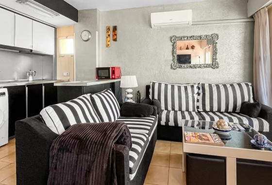 Apartamento / Piso - Venta - Torrevieja -
                Mar Azul
