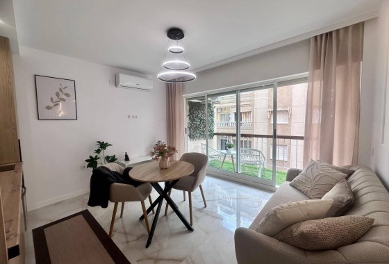 Apartamento / Piso - Venta - Torrevieja - Torrevieja