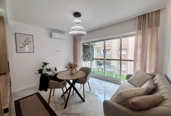 Apartamento / Piso - Venta - Torrevieja -
                Torrevieja
