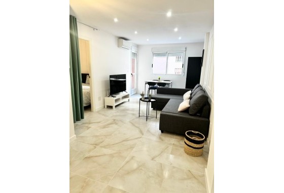 Apartamento / Piso - Venta - Torrevieja -
                Torrevieja