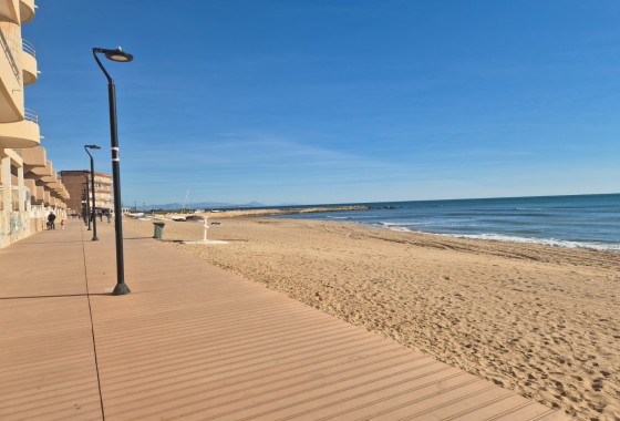 Apartment / Flat - Resale - La Mata -
                La Mata