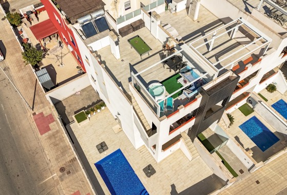 Apartment / Flat - Resale - Los Altos -
                Los Altos