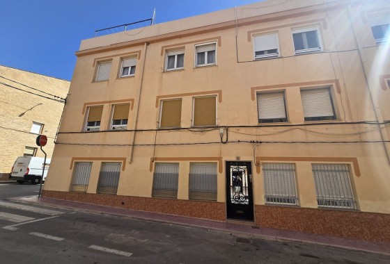 Apartment / Flat - Resale - Sax -
                SAX