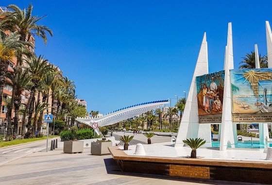 Apartment / Flat - Resale - Torrevieja - Beach