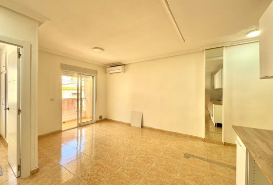 Apartment / Flat - Resale - Torrevieja - Center