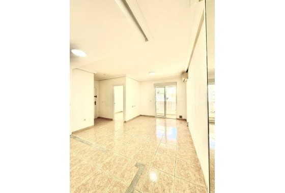 Apartment / Flat - Resale - Torrevieja - Center