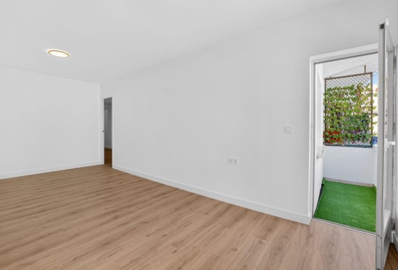 Apartment / Flat - Resale - Torrevieja - Centro
