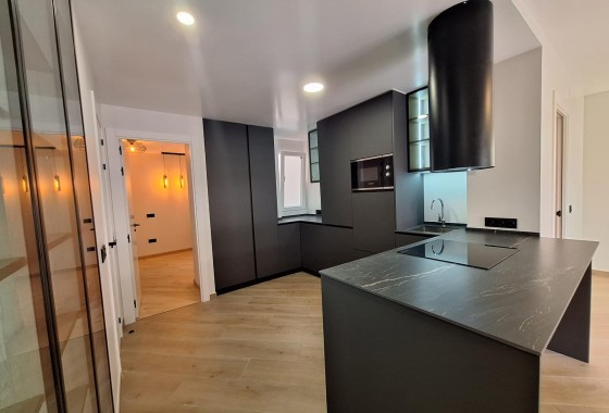 Apartment / Flat - Resale - Torrevieja - Playa de los Locos