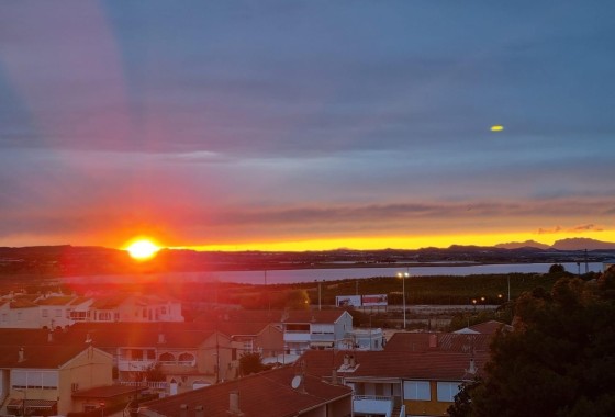 Apartment / Flat - Resale - Torrevieja - Playa de los Naufragos