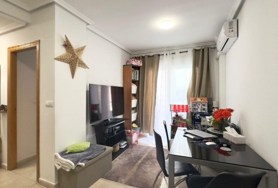 Apartment / Flat - Resale - Torrevieja - Torrevieja