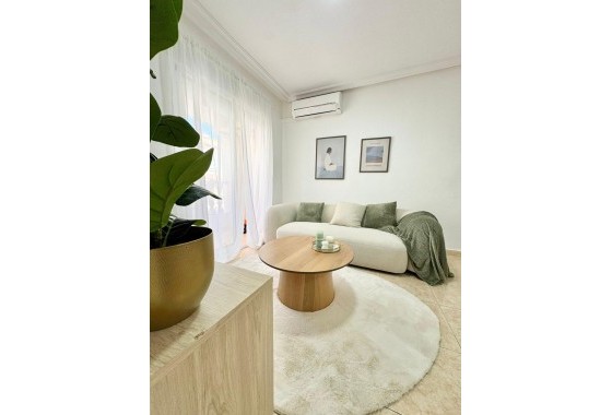 Apartment / Flat - Resale - Torrevieja - Torrevieja