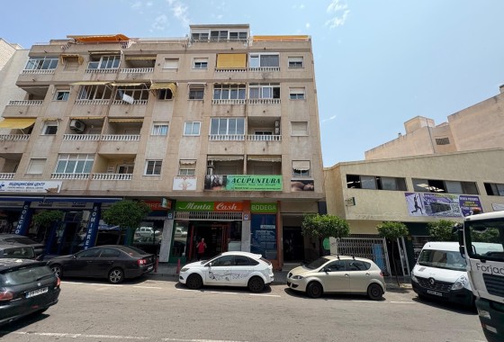 Appartement / Flat - Herverkoop - Torrevieja -
                Centro