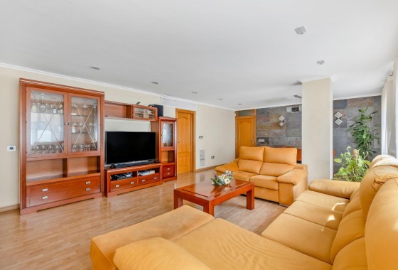 Appartement / Flat - Herverkoop -
        Torrevieja - COL-C21002