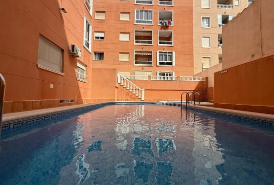 Appartement / Flat - Herverkoop - Torrevieja -
                Curva del Palangre