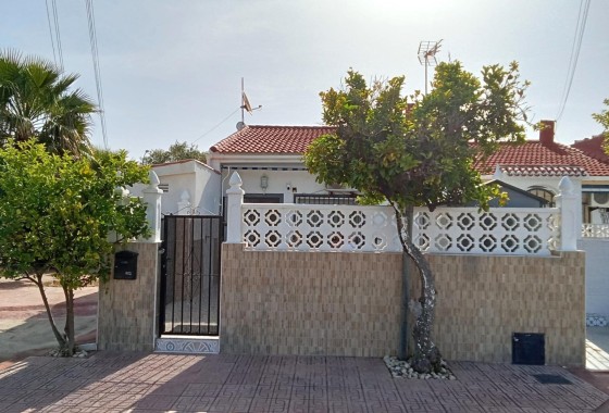Appartement / Flat - Herverkoop -
        Torrevieja - MLS-37054
