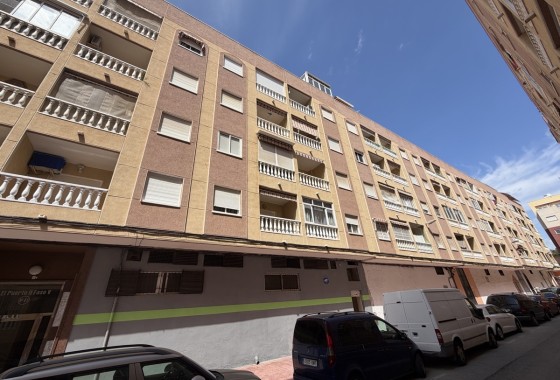 Appartement / Flat - Herverkoop - Torrevieja -
                Torrevieja