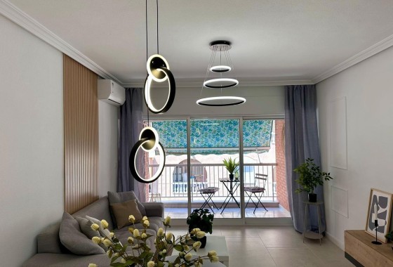 Appartement / Flat - Herverkoop - Torrevieja -
                Torrevieja