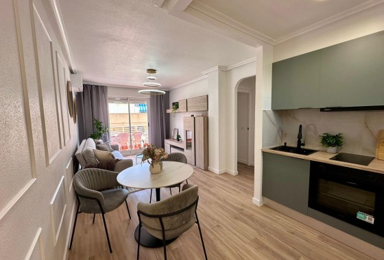Appartement / Flat - Herverkoop - Torrevieja -
                Torrevieja