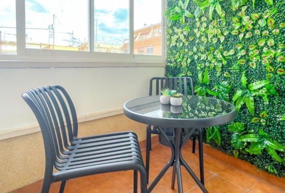 Appartement / Flat - Herverkoop - Torrevieja -
                Torrevieja