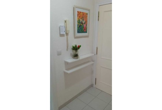 Appartement / Flat - Herverkoop - Torrevieja -
                Torrevieja